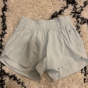 LULULEMON TRACKER SHORT